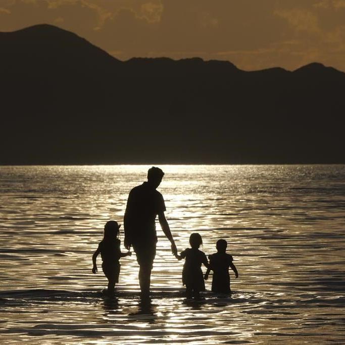 Much of US braces for extreme weather, from southern heat wave to possible snow in the Rockies